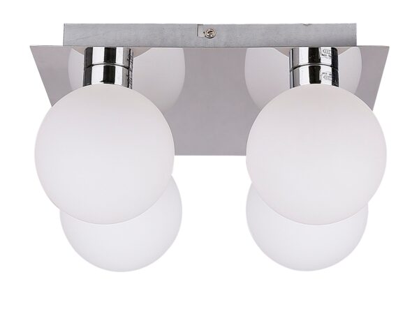 Lampa sufitowa Orevina z czterema białymi kulistymi kloszami na chromowanej podstawie