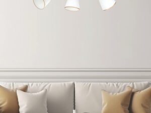 Miniaturka 1 - Lampa sufitowa Ralaveta z trzema białymi kloszami w jasnym salonie nad kanapą
