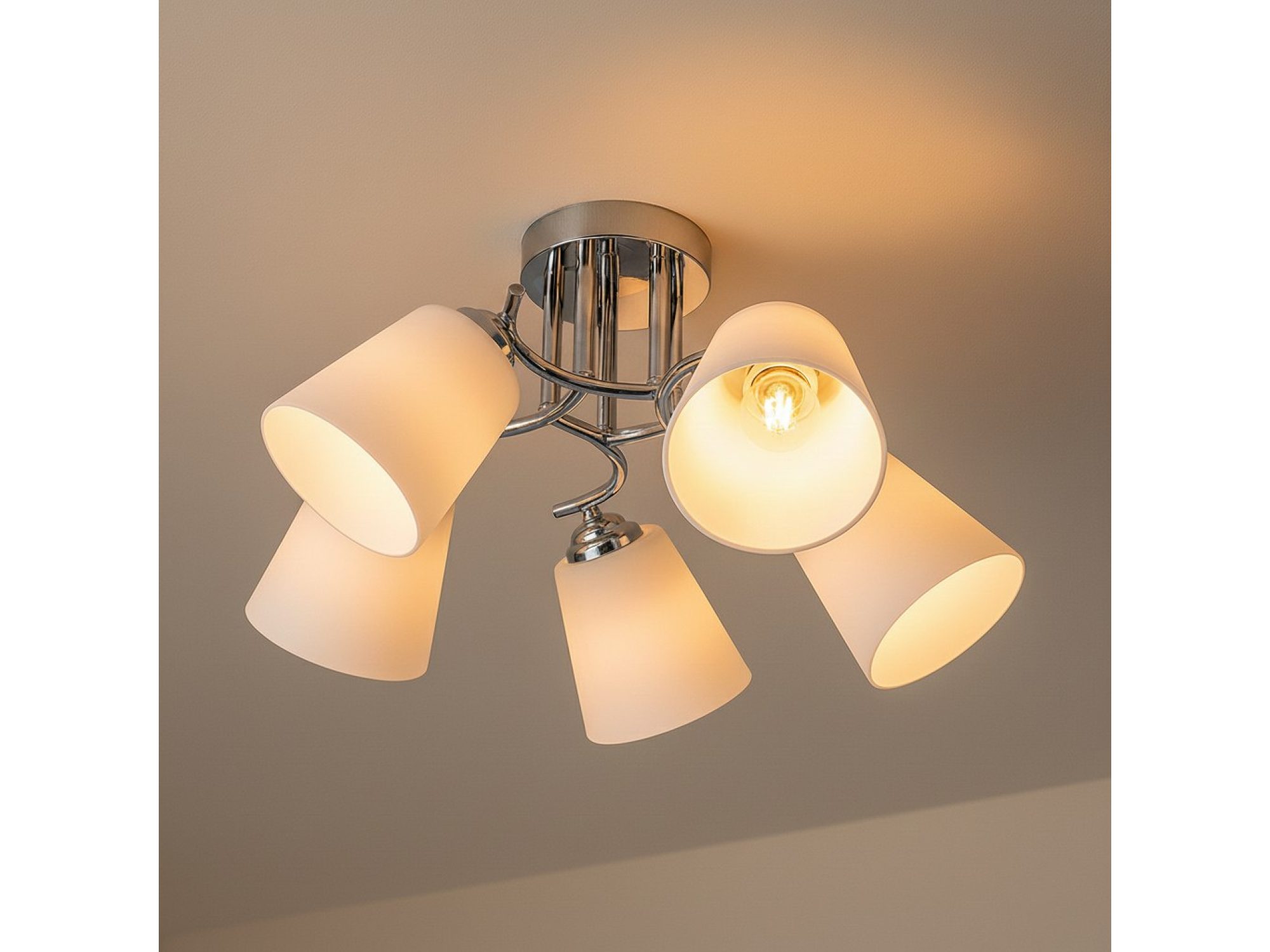 Lampa sufitowa Silodeta 5-punktowa, chromowany, ujęcie aranżacyjne