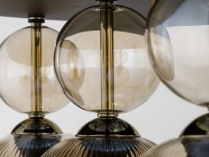 Miniaturka 3 - Lampa sufitowa Sophia z koniakowymi kloszami w aranżacji wnętrza