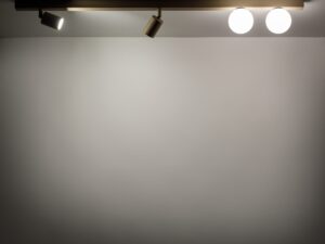 Miniaturka 1 - Lampa sufitowa Vox 4-punktowa w piaskowym beżu we wnętrzu