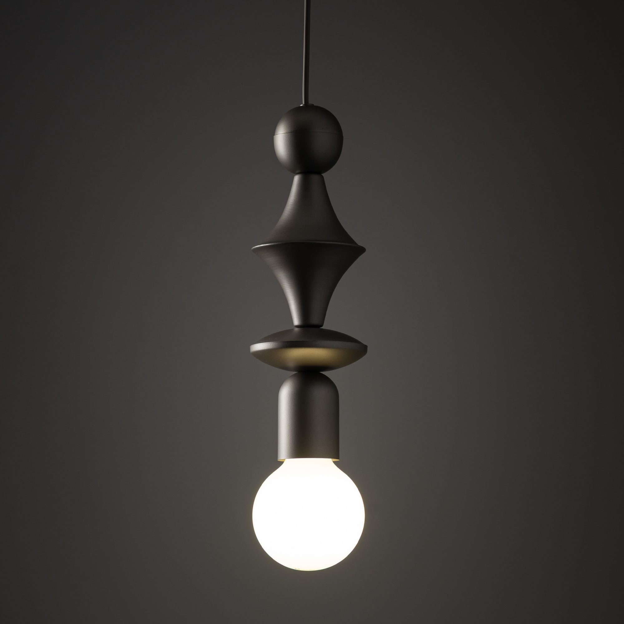 Lampa Tower ciemnobrązowa w aranżacji wnętrza
