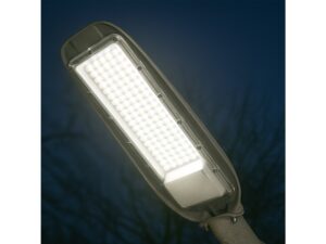 Miniaturka 5 - Lampa uliczna LED 100 W – przykład świecenia na zewnątrz