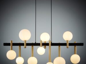 Miniaturka 4 - Lampa wisząca Akord 10 z zapalonymi kloszami na ciemnym tle