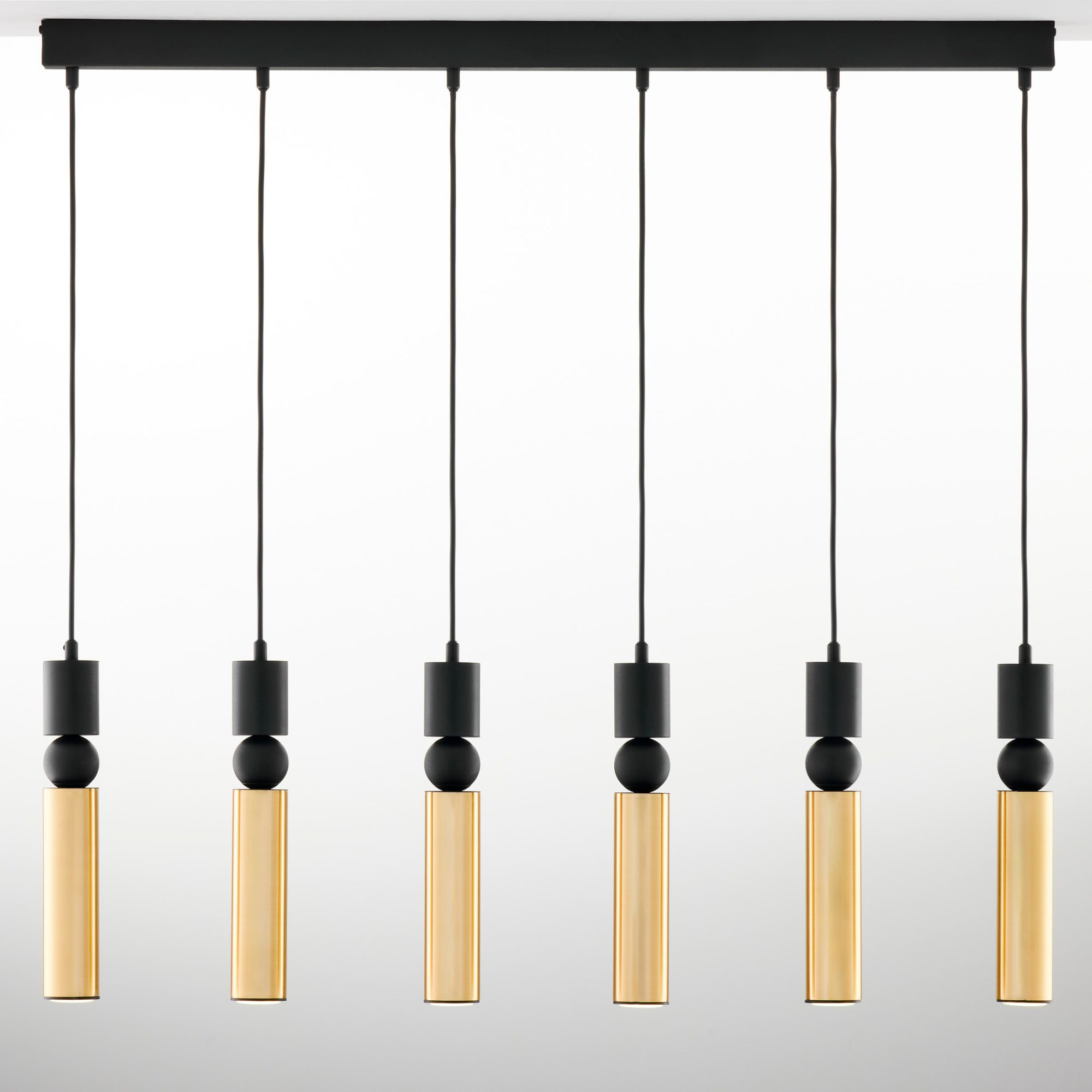 Lampa wisząca Alas 6-punktowa ze złotymi tubami i czarnymi kulami