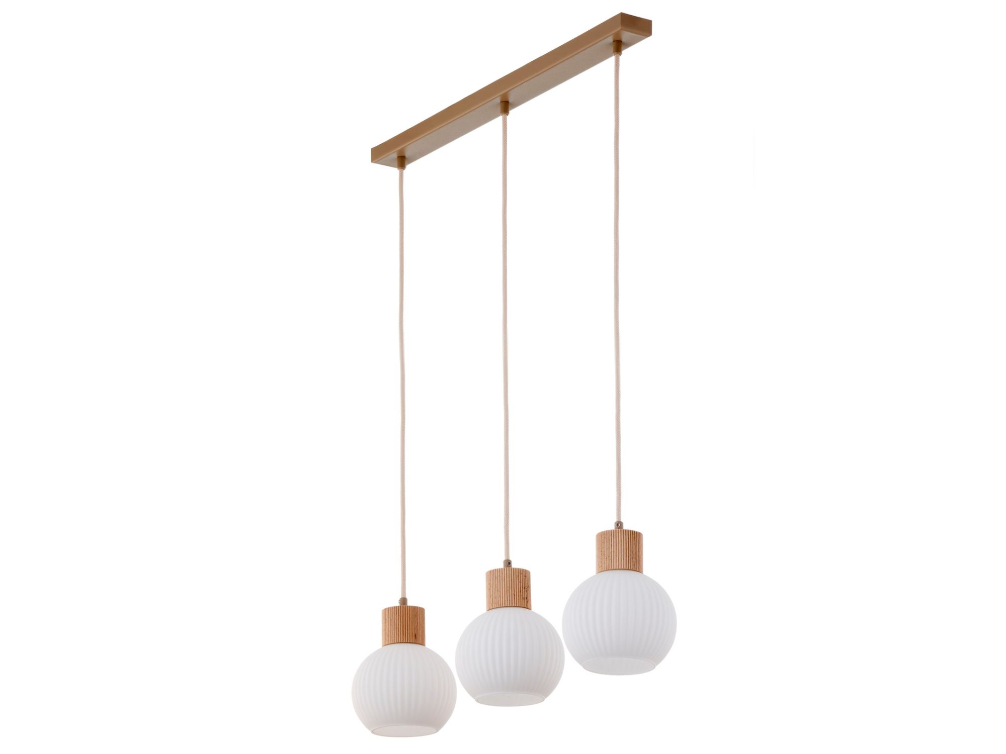 Lampa wisząca Alba 3 widok ukośny z drewnianymi elementami nad kloszami