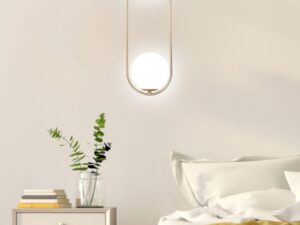 Miniaturka 1 - Mosiężna lampa Alitio z dwiema białymi kulami w jasnej sypialni