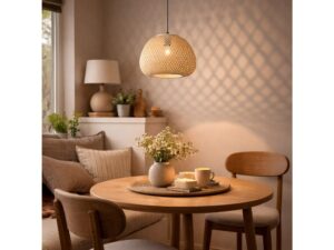 Miniaturka 3 - Lampa wisząca Alodina nad drewnianym stołem w przytulnej jadalni