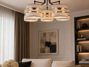 Miniaturka 3 - Lampa wisząca Amasora z szarymi abażurami, drugie ujęcie we wnętrzu