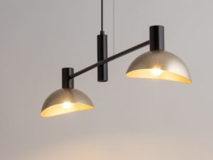 Miniaturka 8 - Lampa wisząca Artis 2 czarno-złota z włączonymi dwoma źródłami światła