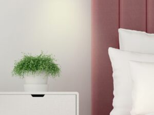Miniaturka 4 - Różowa lampa wisząca Berasona na fotografii aranżacyjnej