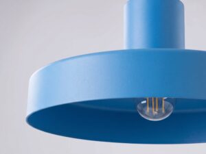 Miniaturka 4 - Lampa wisząca BIRNO błękitna – klosz od spodu z żarówką