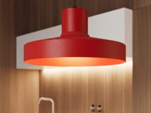 Miniaturka 7 - Lampa wisząca BIRNO czerwona nad blatem kuchennym