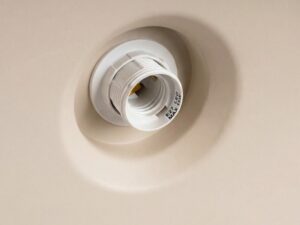 Miniaturka 6 - Lampa wisząca BIRNO taupe – oprawka E27 z bliska