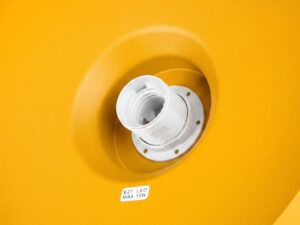 Miniaturka 4 - Lampa wisząca BIRNO żółta – oprawka E27 z bliska