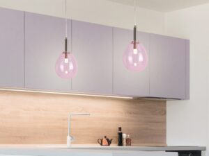 Miniaturka 3 - Różowa lampa wisząca Camatena w aranżacji wnętrza