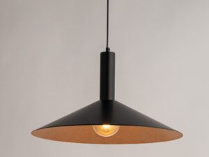 Miniaturka 4 - Lampa wisząca Capri S czarno-miedziana w ujęciu aranżacyjnym