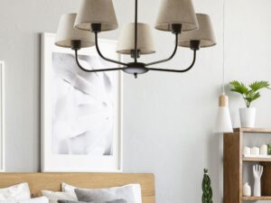 Miniaturka 1 - Lampa wisząca Chicago z pięcioma lnianymi abażurami w aranżacji wnętrza