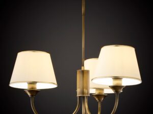 Miniaturka 7 - Lampa wisząca Classic z trzema podświetlonymi abażurami na ciemnym tle