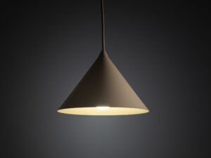 Miniaturka 15 - Lampa wisząca Cono S E27 w kolorze piaskowy beż w aranżacji wnętrza