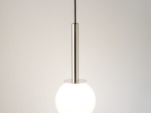 Miniaturka 1 - Biała szklana kula lampy Daisy 1 ze srebrnym elementem na zbliżeniu