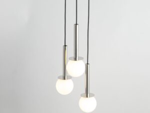 Miniaturka 1 - Lampa Daisy 3 srebrna białe klosze, zbliżenie ze światłem