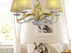Miniaturka 1 - Lampa wisząca Delesora z pięcioma abażurami na tle jasnej sypialni