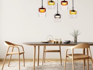 Miniaturka 2 - Lampa wisząca Elovira pięć szklanych kloszy w aranżacji salonu