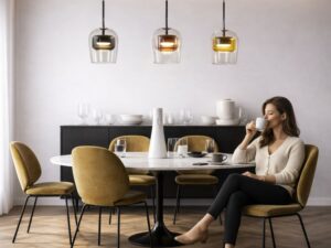 Miniaturka 9 - Trzy lampy wiszące Elovira w różnych kolorach nad stołem