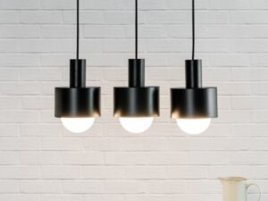 Miniaturka 3 - Czarna lampa wisząca ENKEL 3L świecąca nad stołem w jadalni