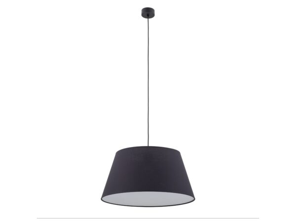 Lampa wisząca Formo czarna z trapezowym abażurem na białym tle
