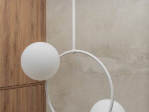 Miniaturka 3 - Lampa wisząca FUPPU A biała – inne ujęcie we wnętrzu