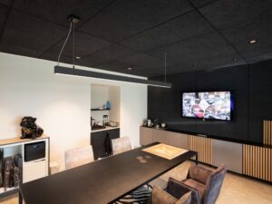 Miniaturka 3 - Lampa wisząca Glenos LED długa nad stołem konferencyjnym
