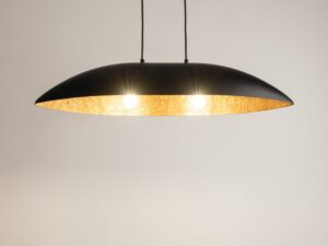 Miniaturka 3 - Lampa wisząca Gondola M czarno-miedziana, widok oświetlonego wnętrza szerokiego klosza