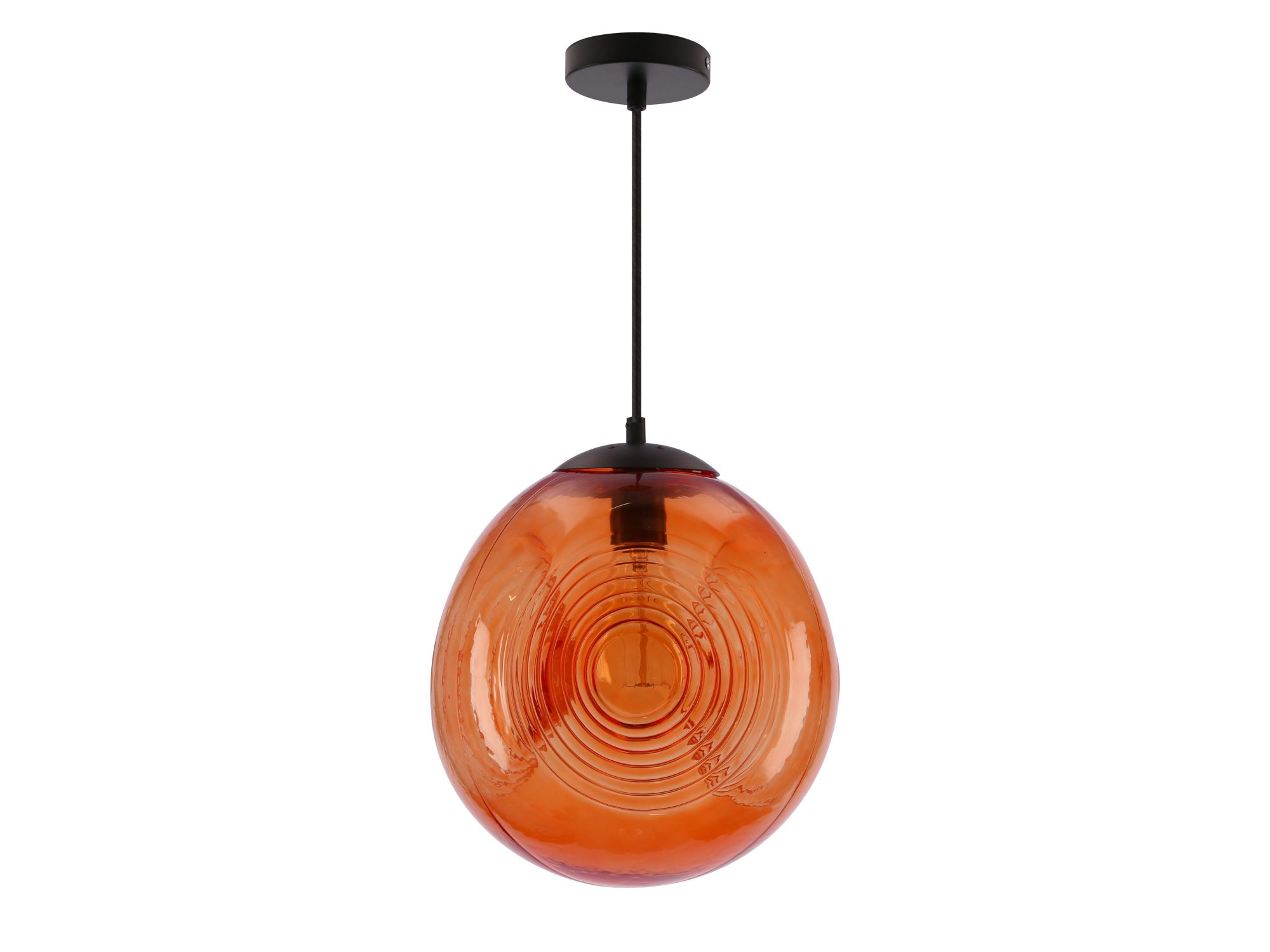 Pomarańczowa lampa wisząca Helaveta ze szklanym kloszem na białym tle