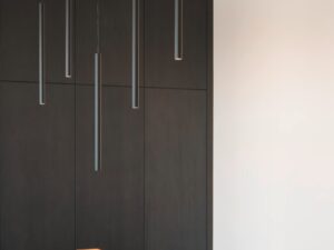 Miniaturka 1 - Lampy wiszące Helia 30 w czarnej aranżacji nad ladą