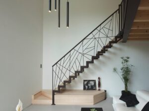 Miniaturka 3 - Lampa wisząca Helia 30 w zestawie zwieszeń nad salonem