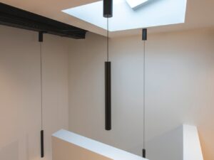 Miniaturka 3 - Lampy wiszące Helia 40 LED w wysokim wnętrzu