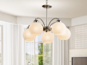 Miniaturka 1 - Lampa wisząca Ilotona nad stolikiem w jasnym salonie
