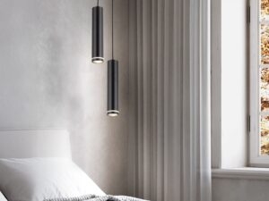 Miniaturka 2 - Dwie czarne lampy wiszące Jet przy łóżku w sypialni