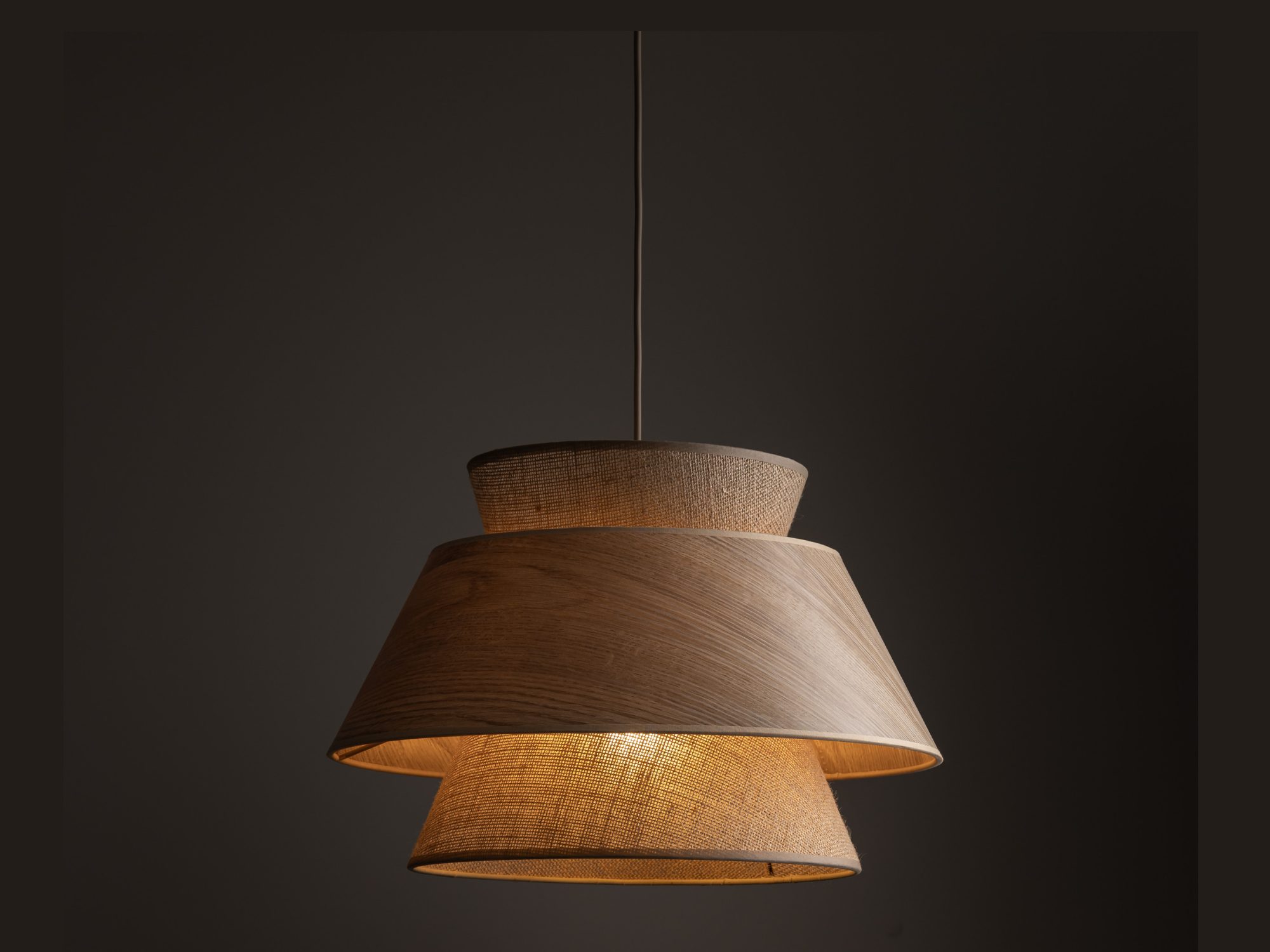 Lampa wisząca Kalum Drewno 38 cm ze świecącym abażurem