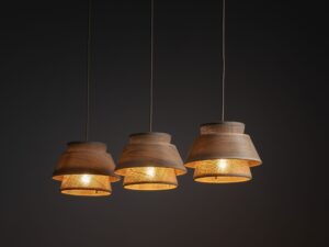 Miniaturka 3 - Lampa wisząca Kalum z detalem w tonacji drewna w aranżacji wnętrza