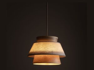 Miniaturka 1 - Lampa wisząca Kalum Len 24 cm z zapalonym źródłem światła, detal abażuru