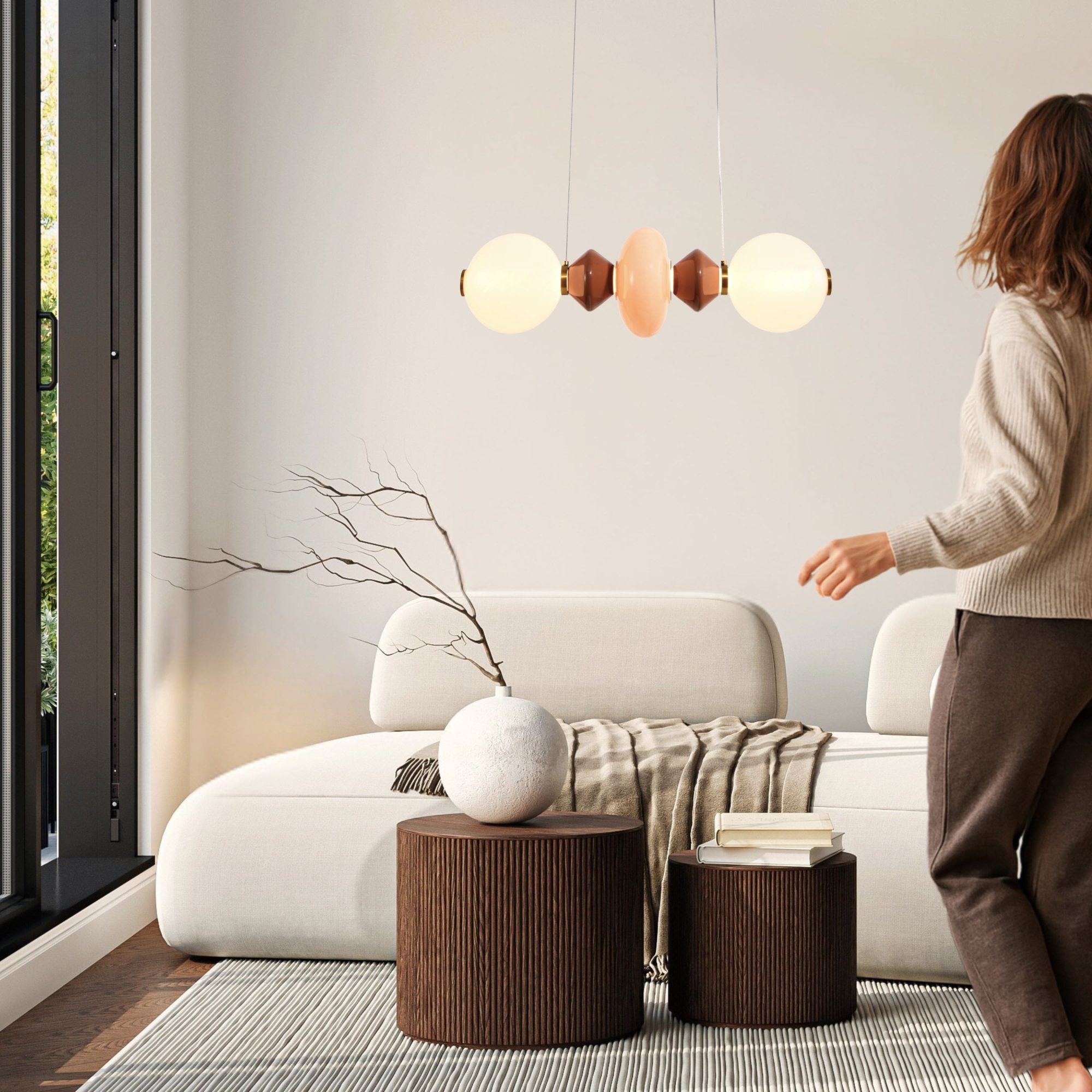 Lampa wisząca Kamesina LED 15 W pozioma w aranżacji salonu