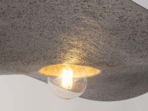 Miniaturka 15 - Srebrna lampa Kapello L z rozświetlonym falistym kloszem.