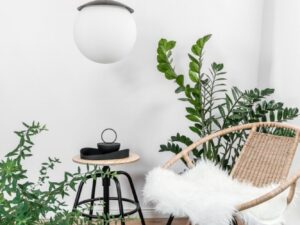 Miniaturka 5 - Czarna lampa wisząca KUUL E w aranżacji producenta