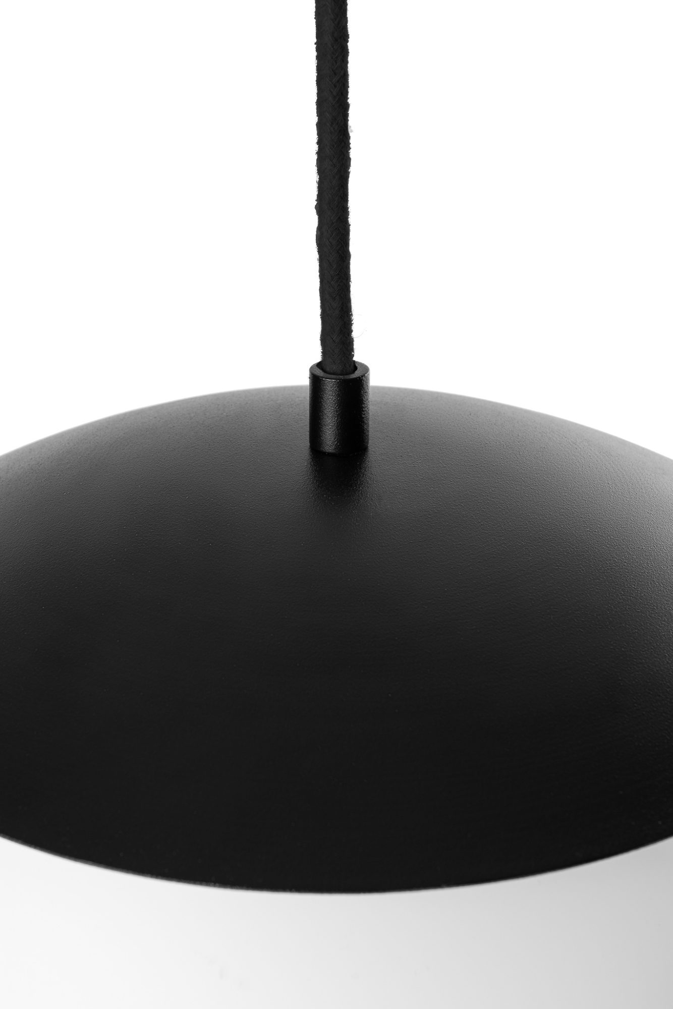 Czarna lampa wisząca KUUL E – dodatkowy widok klosza