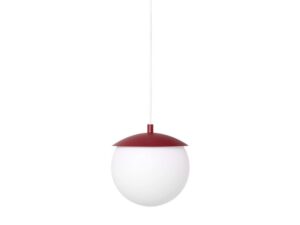Miniaturka 1 - Burgundowa lampa wisząca KUUL G z mlecznym kloszem, packshot