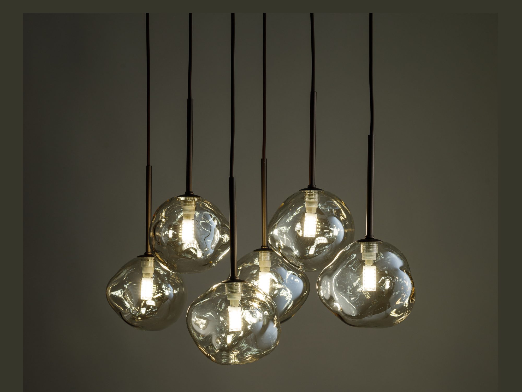 Lampa wisząca Lava brązowa, sześć nieregularnych szklanych kloszy ze światłem