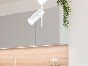 Miniaturka 1 - Biała lampa wisząca LED z dwoma reflektorami nad blatem kuchennym